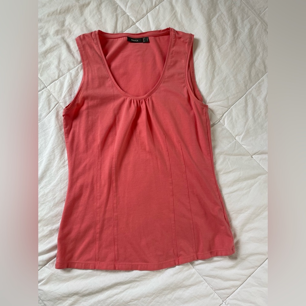 Gorgeous Rich Coral Women's Sleeveless Fitted Top